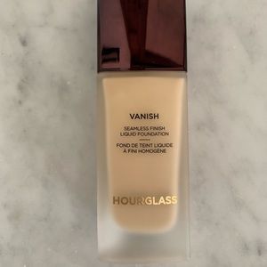 Hourglass Vanish Seamless Finish Liquid Foundation
